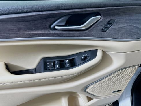 Used 2022 Jeep Grand Cherokee Limited 4xe image 15