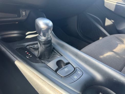 Used 2018 Toyota C-HR XLE FWD image 24