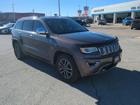 Used 2019 Jeep Grand Cherokee Overland image 2
