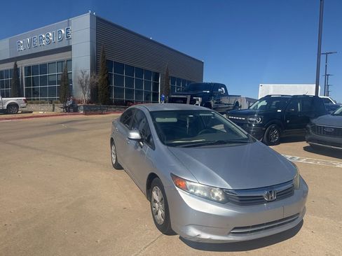 Used 2012 Honda Civic LX image 2