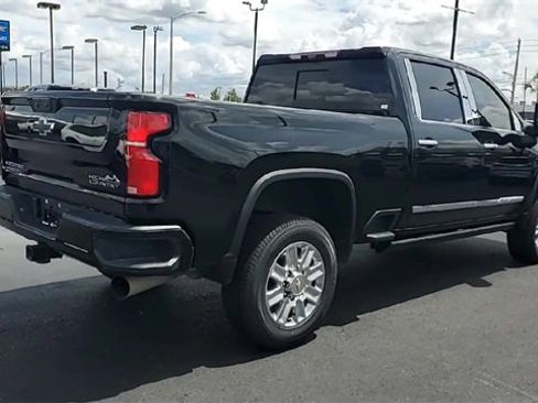 Used 2024 Chevrolet Silverado 2500 High Country w/ High Country Premium Package image 7