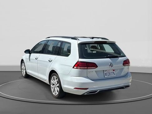 Used 2019 Volkswagen Golf SE FWD image 3