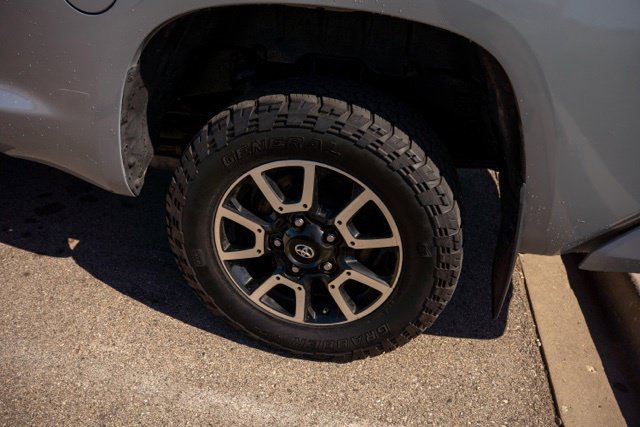 Used 2018 Toyota Tundra Limited w/ Limited Premium Package AWD/4WD image 12