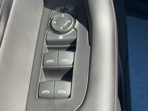 Used 2019 Chevrolet Blazer RS AWD/4WD image 19