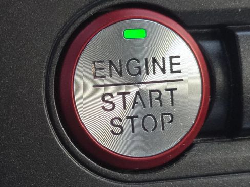 Used 2018 Ford Mustang Coupe RWD image 30