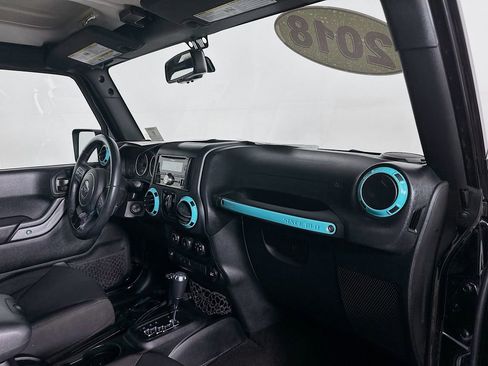 Certified 2018 Jeep Wrangler Unlimited Sport S AWD/4WD image 33