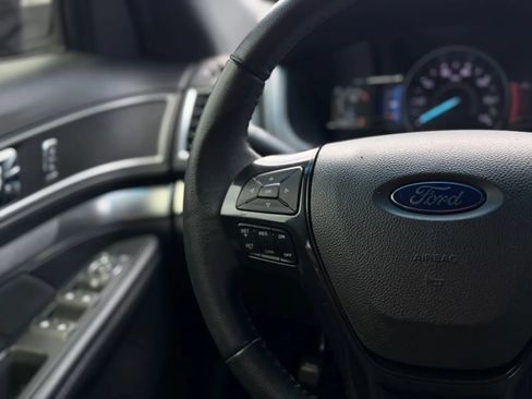 Used 2018 Ford Explorer XLT w/ Equipment Group 202A AWD/4WD image 24