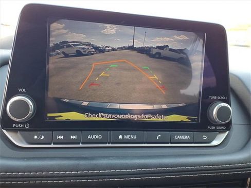 Used 2023 Nissan Rogue SV image 28