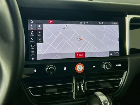 Used 2023 Porsche Macan S image 13