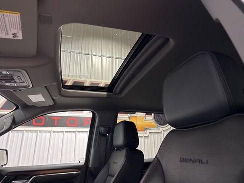 Used 2024 GMC Sierra 1500 Denali w/ Denali Reserve Package AWD/4WD image 15