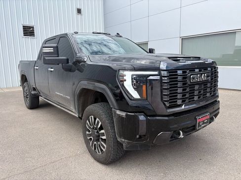 Used 2024 GMC Sierra 2500 Denali Ultimate w/ Max Trailering Package AWD/4WD image 7
