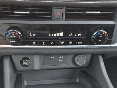 Used 2024 Nissan Rogue SV image 14