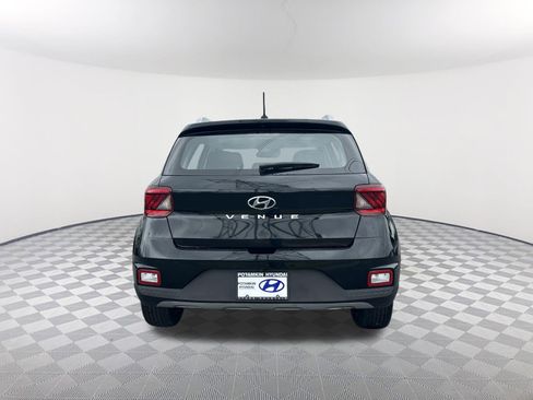 Used 2025 Hyundai Venue SEL FWD image 8
