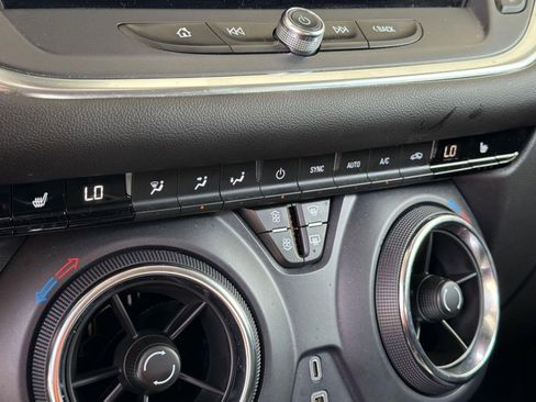 Certified 2025 Chevrolet Blazer LT FWD image 25