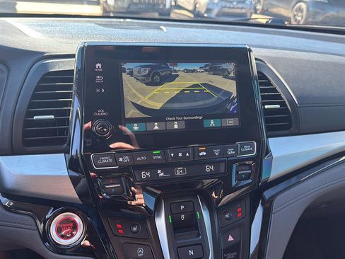 Used 2023 Honda Odyssey Touring image 5