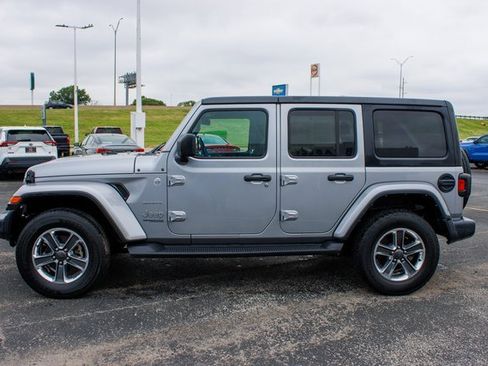 Used 2021 Jeep Wrangler Unlimited Sahara image 8