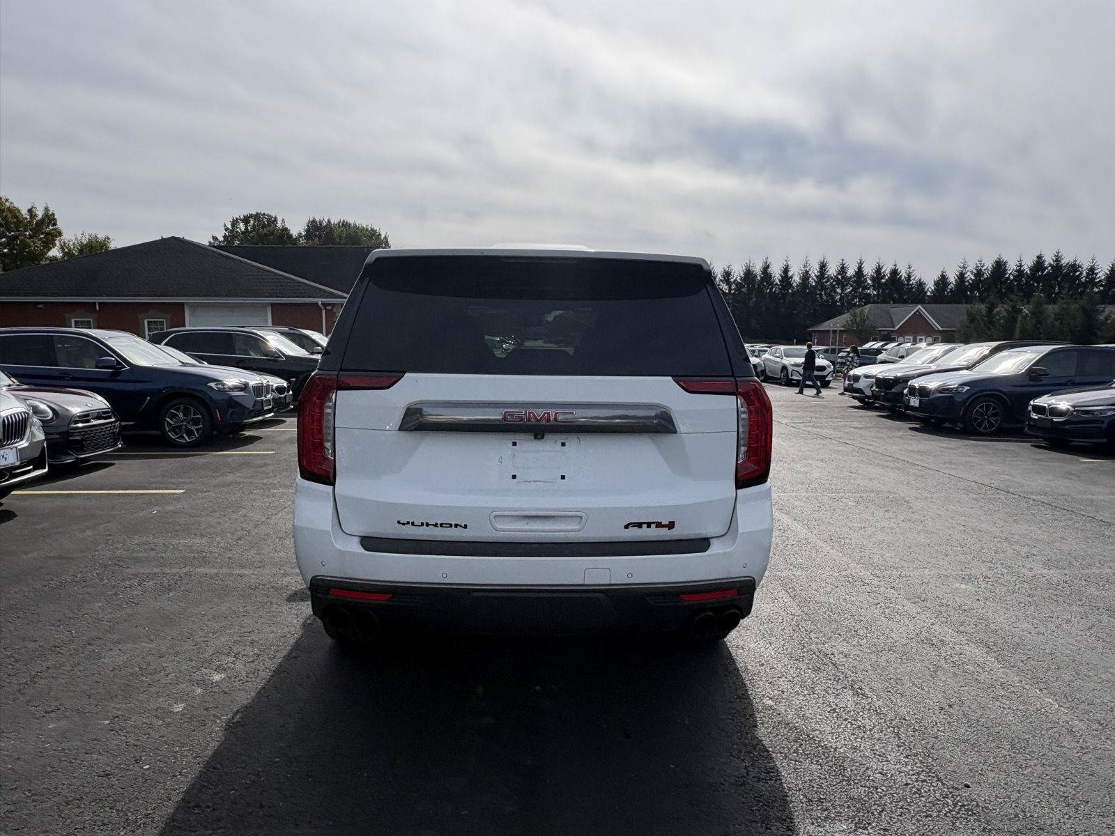 Used 2024 GMC Yukon AT4 w/ Technology Package AWD/4WD image 8