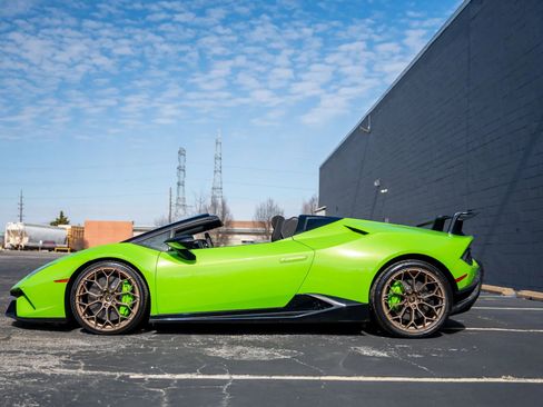 Used 2019 Lamborghini Huracan Performante image 15