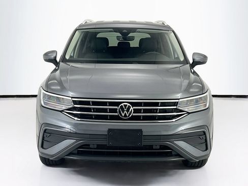 Used 2023 Volkswagen Tiguan SE FWD image 2