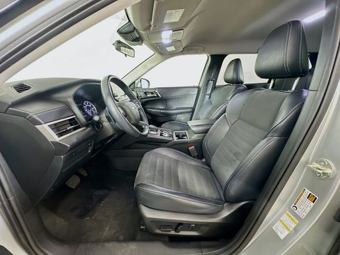 Used 2024 Mitsubishi Outlander SE FWD image 13