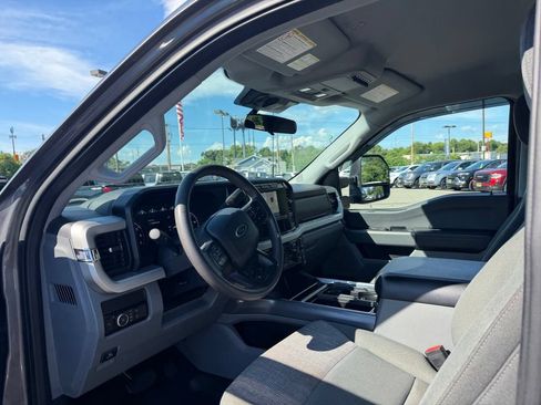 Used 2024 Ford F250 XLT w/ Snow Plow Prep Package AWD/4WD image 17