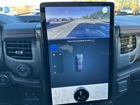 Used 2022 Ford Expedition Max Limited image 30