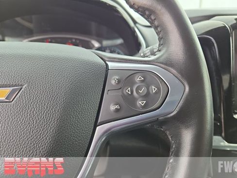 Used 2021 Chevrolet Traverse LT FWD image 14