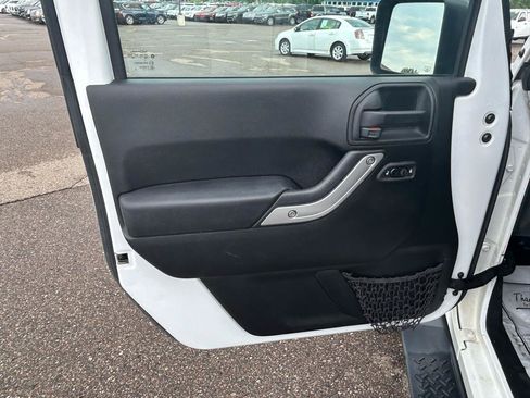 Used 2018 Jeep Wrangler Unlimited Sahara w/ Dual Top Group AWD/4WD image 14