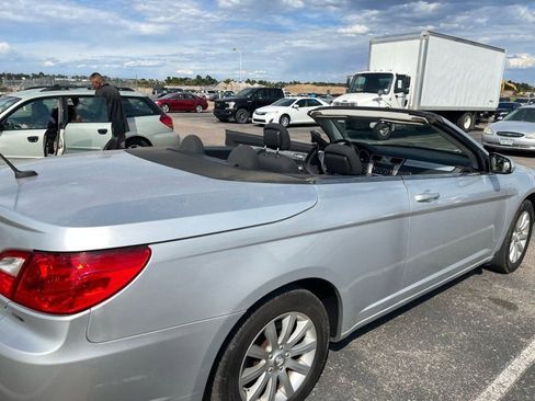 Used 2010 Chrysler Sebring Touring image 5