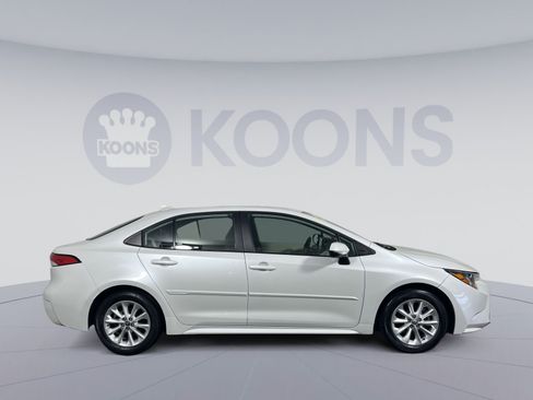 Used 2022 Toyota Corolla LE w/ LE Convenience Package FWD image 5