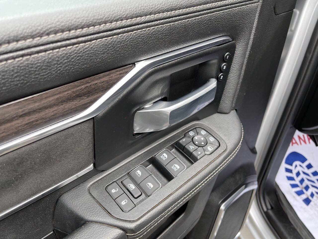 Used 2026 RAM 2500 Laramie AWD/4WD image 12