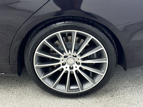 Used 2015 Mercedes-Benz S 550 Sedan w/ Sport Package w/ Sport Package image 40