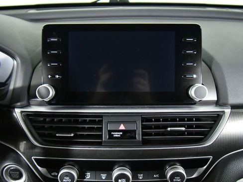 Used 2019 Honda Accord Sport image 4