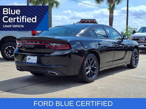 Used 2021 Dodge Charger SXT w/ Driver Convenience Group RWD image 2