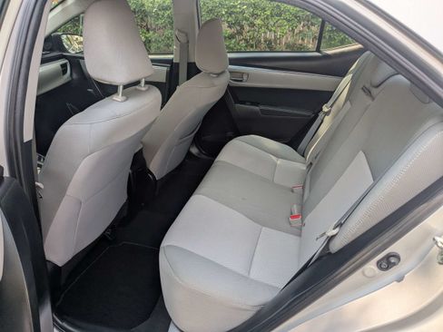 Used 2015 Toyota Corolla LE FWD image 13
