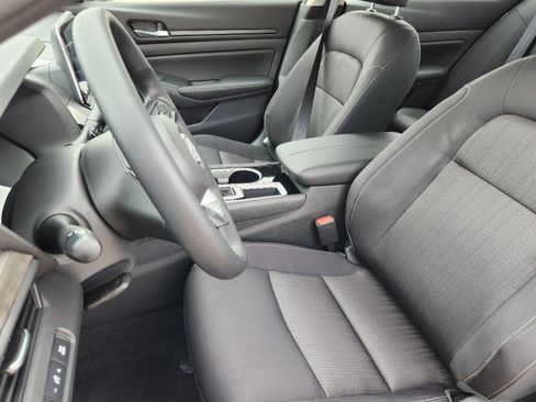 New 2025 Nissan Altima 2.5 SV image 7