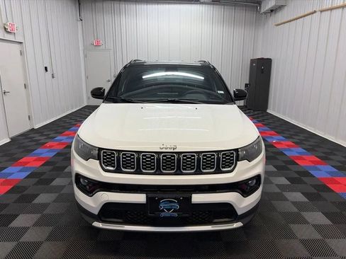 Used 2025 Jeep Compass Limited AWD/4WD image 8