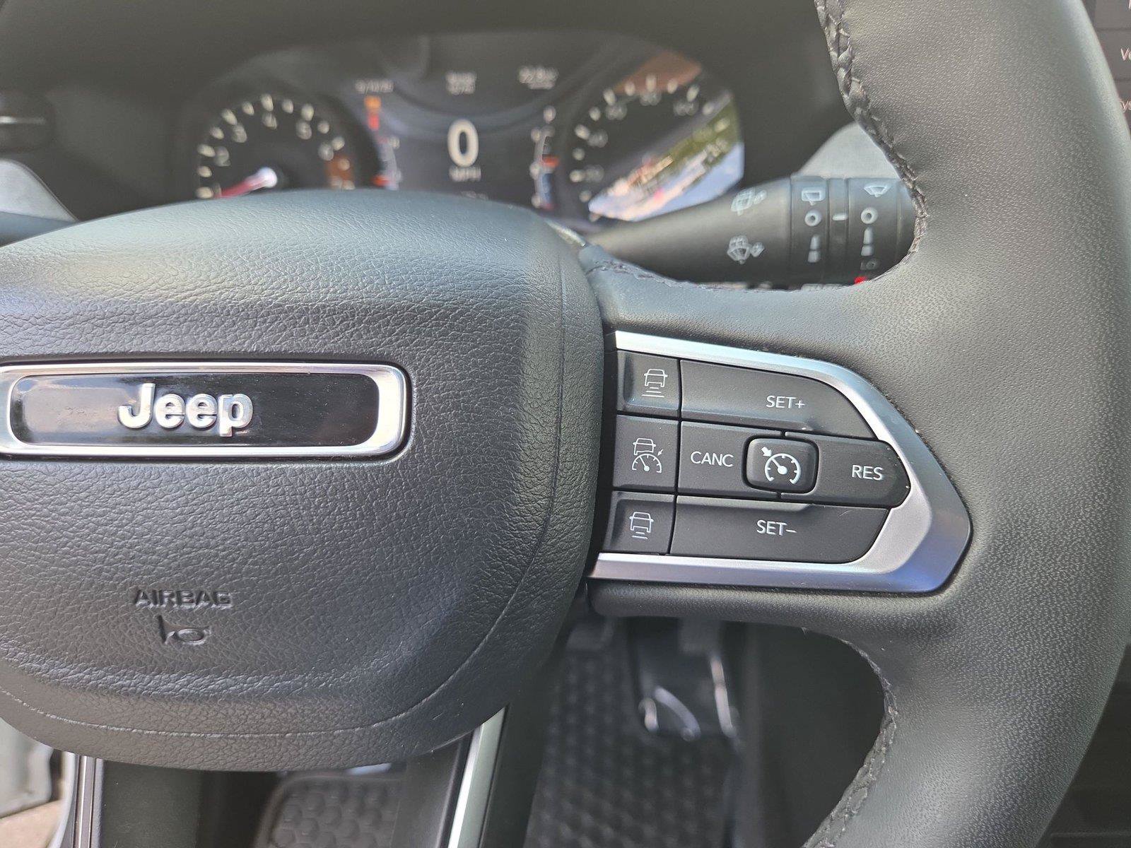 Used 2023 Jeep Compass Latitude AWD/4WD image 12