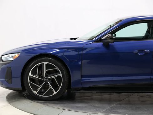 Used 2024 Audi e-tron GT Premium Plus w/ Performance Package image 8