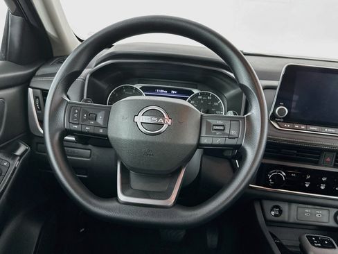 Used 2025 Nissan Rogue S FWD image 18