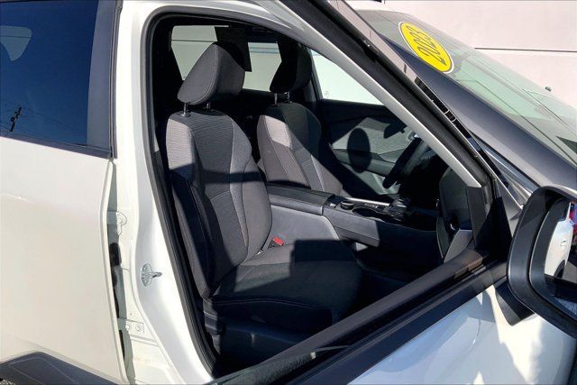 Used 2023 Nissan Rogue SV AWD/4WD image 6