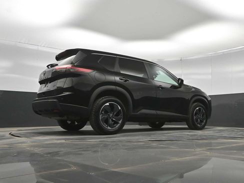 Used 2024 Nissan Rogue SV FWD image 38