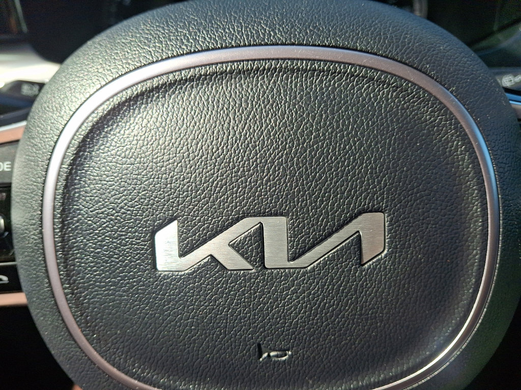 Used 2023 Kia Sorento LX FWD image 32