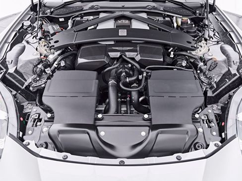 Used 2025 Aston Martin Vanquish RWD image 74