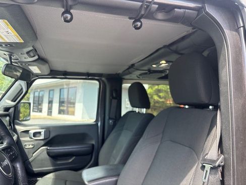 Used 2021 Jeep Wrangler Sport AWD/4WD image 9