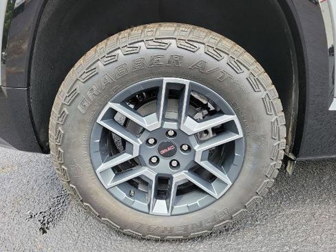 New 2026 GMC Terrain AT4 w/ Technology Package II image 8