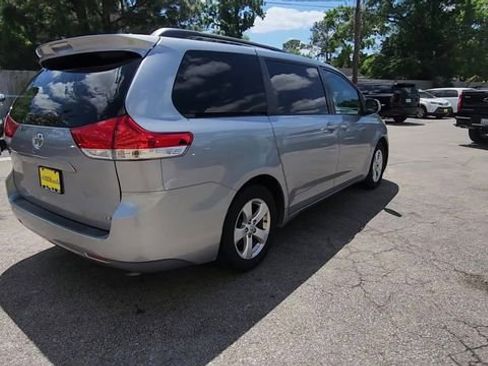 Used 2011 Toyota Sienna LE image 8
