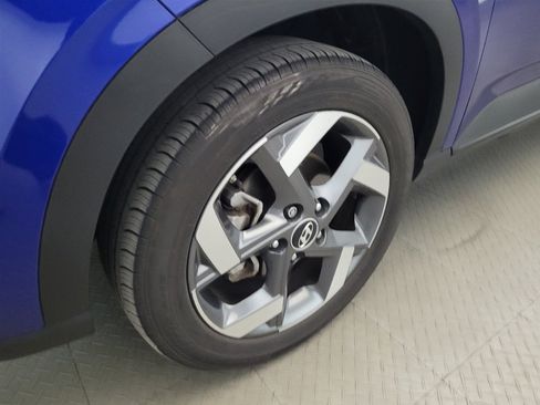 Used 2024 Hyundai Venue SEL FWD image 31