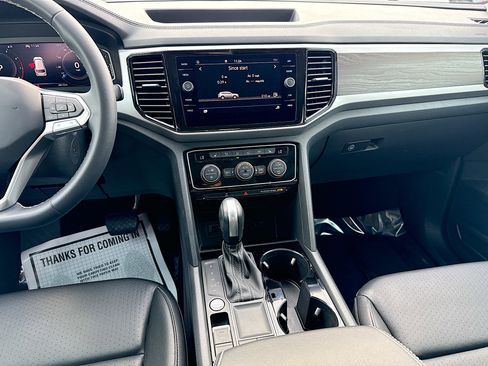 Used 2023 Volkswagen Atlas SE w/ Panoramic Sunroof Package image 18