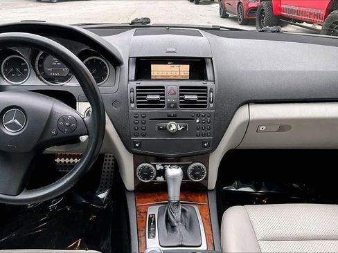 Used 2010 Mercedes-Benz C 300 Sport image 6